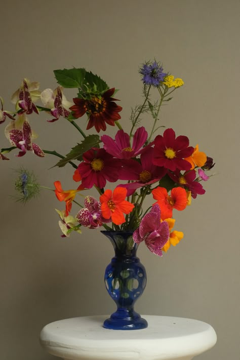 Colorful Flowers In Vase, Aesthetic Vase Of Flowers, Aesthetic Flower Arrangement, Flowers In Blue Vase, Flower In Vase, Flowers In Vases, Flowers In Vase, Boquette Flowers, Flowers In A Vase