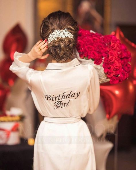 Birthday Girl Dpz, Birthday Dps, Whatsapp Dp Profile Pictures, Birthday Dpz, Beautiful Dpz, Dp Collection, Wedding Dress Bustle, Dps For Girls, Birthday Pics