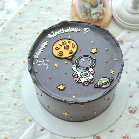 Korean Lunchbox Cakes, Bento Cake Design, Lunchbox Cake, Minimalist Cake, Small Birthday Cakes, Pastel Cakes, Cake Simple, Funny Birthday Cakes, Mini Cakes Birthday