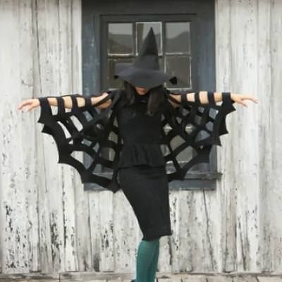 No-Sew Halloween Spiderweb Cape {easy halloween costumes} | No-Sew Halloween Spiderweb Cape {easy halloween costumes} Looking for an easy and inexpensive costume to make? This no-sew spider web cape can be easily made with black felt, ribbon, scissors and fabric glue. It’s perfect for a child or adult… Best Diy Halloween Costumes, Hippie Costume Halloween, Easy Halloween Costumes For Women, Spider Costume, Diy Costumes Women, Diy Halloween Costumes For Women, Scary Halloween Costume, Homemade Halloween Costumes, Masks Diy