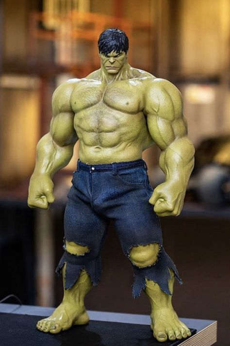 Hulk 2008, Hulk Artwork, Superhero Pictures, Bruce Banner Hulk, Dc Figures, Hulk Art, Hulk Comic, Marvel Superheroes Art, Alien Girl