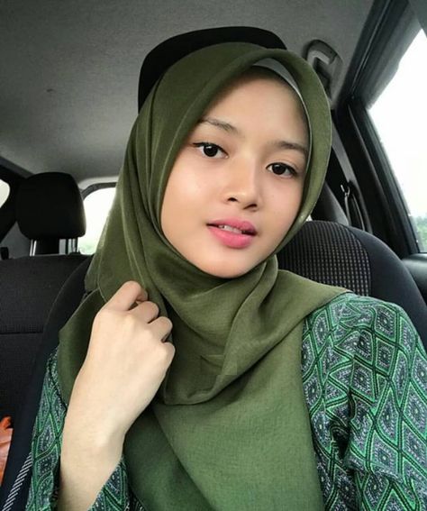 Kisah yang berlaku dalam satu kampung . Watak utama adalah Azlan di … #romantika # Romantika # amreading # books # wattpad Gadis Melayu, Girls Mirror, The Addams Family, Arabian Beauty Women, Hijab Chic, Women In Lingerie, Beautiful Hijab, Hijab Outfit