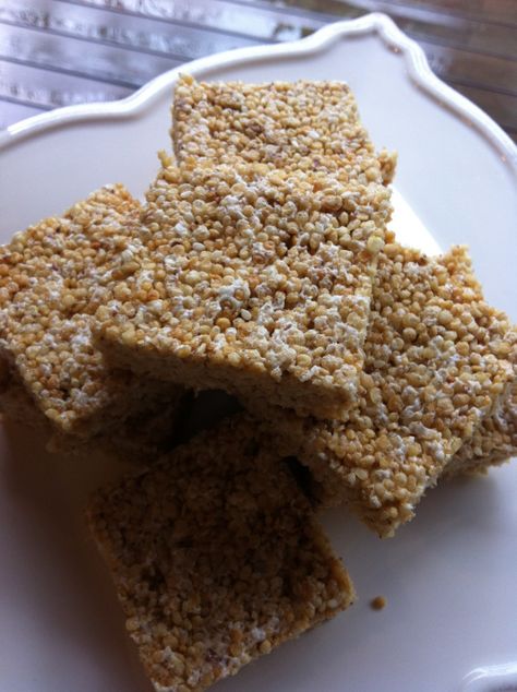 quinoa krispies Toasted Quinoa, Marshmallow Bars, Rice Crisps, Vegan Marshmallows, Quinoa Rice, Vegan Quinoa, Rice Recipes For Dinner, Rice Crispy Treats, Crispy Treats