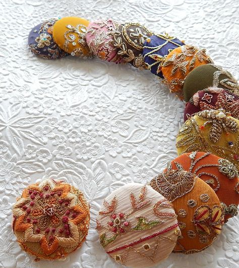 https://flic.kr/p/rW5XWJ | Bejewelled buttons | Vintage embellished, embroidered, sequinned fabric does double duty as both barrettes, and as always, buttons! Embellished Buttons, Beaded Buttons, Embroidered Buttons, Embroidery Motifs, Fiber Jewelry, Fabric Covered Button, Silk Ribbon Embroidery, Button Flowers, Button Crafts