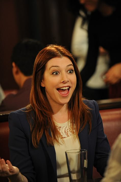 Lily Aldrin Himym Wallpaper, Lily Aldrin, How Met Your Mother, Tv Moms, Alyson Hannigan, How I Met Your Mother, Celebrity Babies, Iphone Phone, Wallpaper Phone