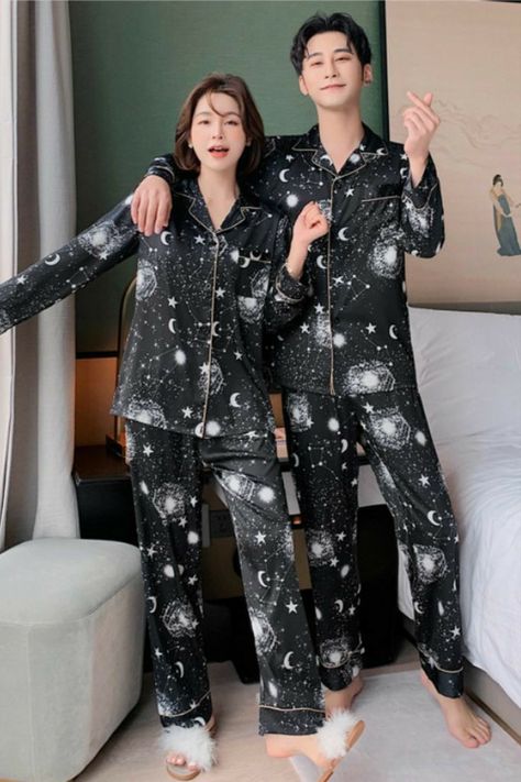 Sleepwear idea for couples Same Outfit Couple Clothes, Couple Same Clothes Outfits, Couple Night Dress, Couple Set Clothes, Couple Pijama, Couple Clothes Matching Outfits, Korean Couple Outfits, Couple Sleepwear, Pajamas Couple