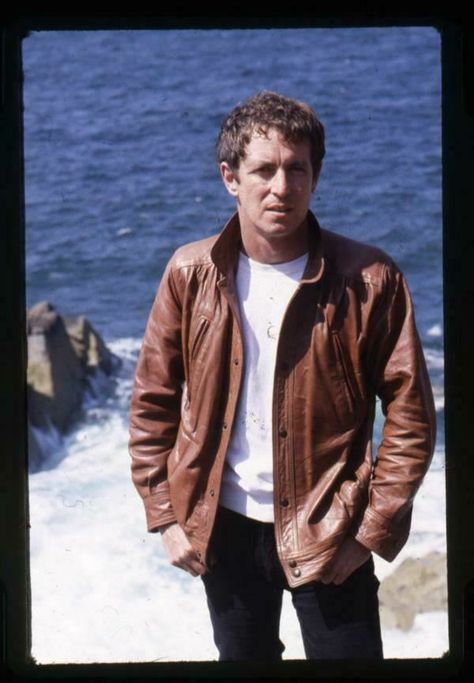 Bergerac John Nettles Jersey Detective Iconic pose Original 35mm Transparency | eBay John Nettles, Detective, Actors, Tv, The Originals, Quotes