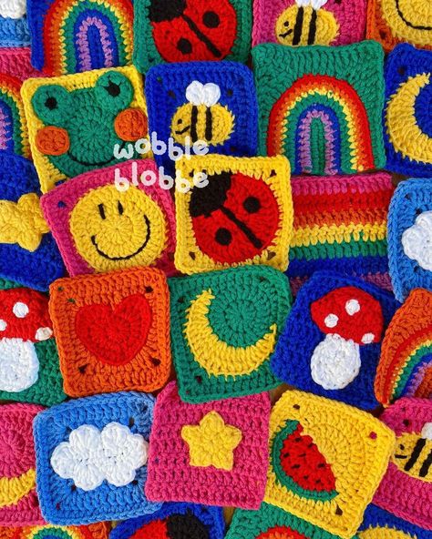 Cute Granny Squares Crochet, Kidcore Crochet, Fun Granny Squares, Granny Square Rainbow, Granny Square Bandana, Crochet A Headband, Rainbow Granny Square, Granny Square Ideas, Crochet A Granny Square