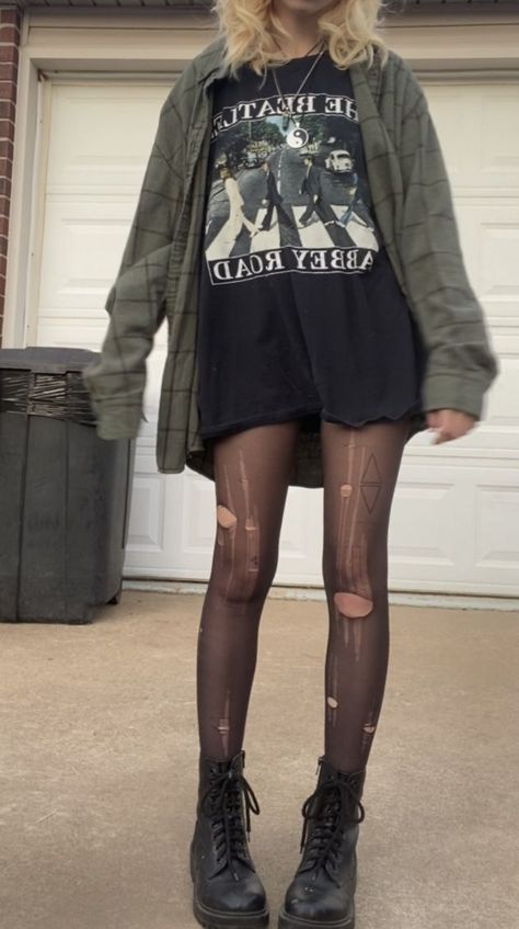 Tumblr Emo Outfits, Alt Girl Winter Outfits, Alt Girl Fall Outfits, Gruge Outfits Girl, Grunge Concert Outfit, Grunge Girl Outfits Punk Rock, Alternative Outfits Grunge, Girly Grunge Outfits, Tumblr Grunge Outfits