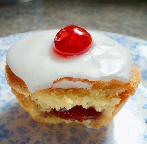 Cherry Bakewell Recipe, Bakewell Tart Recipe, Cherry Bakewell Tart, Bakewell Tarts, Bakewell Cake, Cherry Bakewell, Tarts Recipe, Bakewell Tart, British Baking