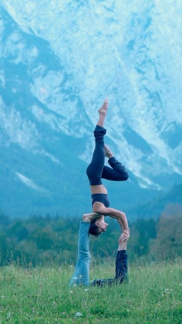 M+A | Partner acro | Slovenija ima talent 2023 on Instagram: "Slow flow in the mountains 🤍 Save it & try it🫶🏽 . . . . . #acro #acroyoga #partneracrobatics #acroflow" Couples Acro Yoga Poses, Acro Yoga Couples, Acrobatic Poses 2 People, Acroyoga Couple, Healthy Masculine, Acro Tricks, Partner Acrobatics, Acro Yoga Poses, Partner Yoga Poses