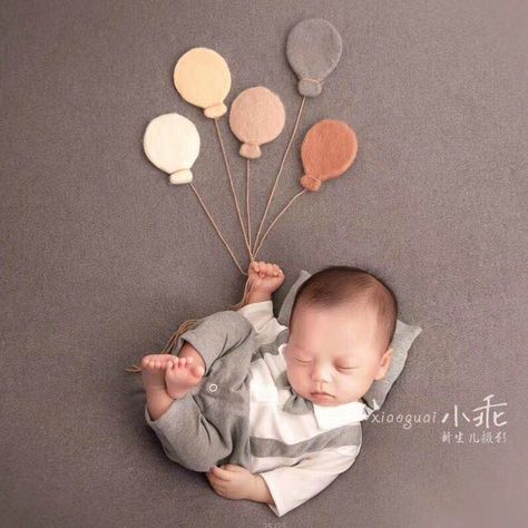 Balloon Cloud, Diy Newborn Photography, Foto Newborn, Monthly Baby Photos, Newborn Photography Poses, Newborn Baby Photoshoot, Baby Boy Photography, Baby Photo Shoot, Baby Poses