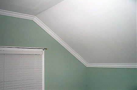 crown moulding attic ceiling Crown Molding Vaulted Ceiling, Ceiling Crown Molding, Ceilings Design, Slanted Walls, Coved Ceiling, Angled Ceiling, Ceiling Trim, Mold In Bathroom, Knee Wall