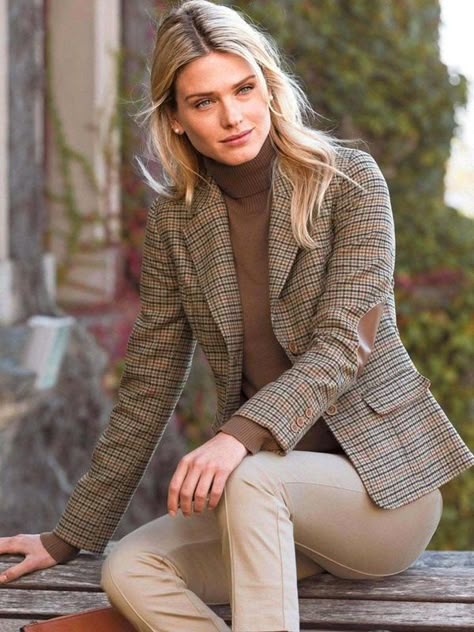 Check Blazer Outfit, Mode Style Anglais, Minimalisticky Chic, Blazer Outfit Ideas, Check Blazer, Mode Tips, Chic Fall Outfits, Country Fashion, Blazer Outfit