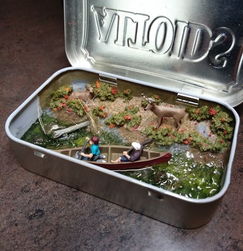 Tin Diorama, Flower Hacks, Mint Tin Crafts, Craft Hacks, Room Box Miniatures, Altoid Tin, Tin House, Altoids Tins, Altered Tins