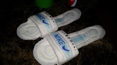 Funny gag gifts , slippers made out of pads Gag Wrapping Ideas Funny, Gag Gifts Funny Hilarious Diy, Meme Gifts Ideas, Diy Gag Gifts Funny Adult, Funny Figures, Funny Gag Gifts, Funny Slippers, Gag Gifts For Men Amazon.com, White Trash Bash