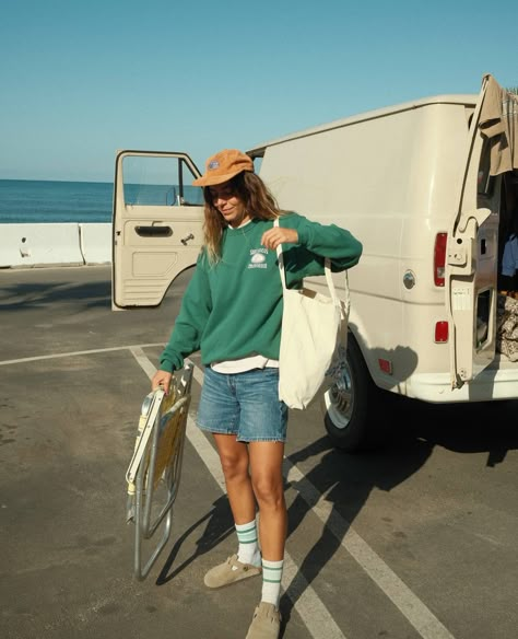 no need to fear upcoming chilly nights with the green room crewneck 🌼 Surf Aesthetic Outfit, Surf Aesthetic, Crewneck Vintage, Beach Fits, Green Room, Vintage Surf, Surf Outfit, Green Rooms, August 12