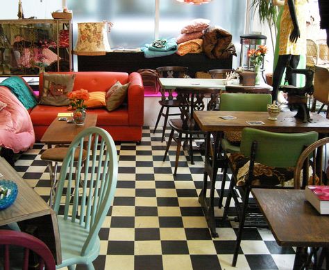 shop interior | Caroline | Flickr Vintage Interior Cafe, Colorful Coffee Shop, Vintage Coffee Shops, Cafe Seating, Cozy Restaurant, Modern Cafe, Restaurant Seating, Coffee Shops Interior, Vintage Cafe