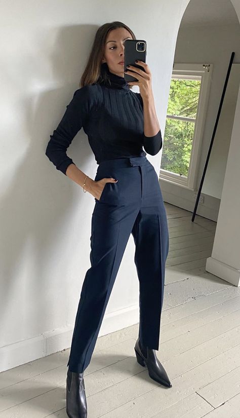 Slim Trousers Outfit, Navy Trousers Outfit Women, Navy Blue Pants Outfit, Blue Trousers Outfit, Navy Pants Outfit, Outfit Formal Mujer, Trousers Women Outfit, Blue Pants Outfit, Slacks Outfit