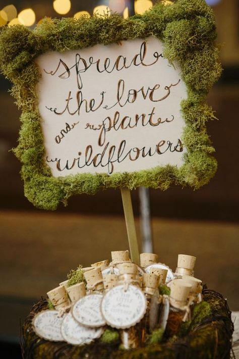 Unique Bridal Shower Themes, Unique Bridal Shower Favors, Wedding Favors Rustic, Wedding Tokens, Secret Garden Parties, Forest Weddings, Garden Party Theme, Inexpensive Wedding Favors, Garden Reception