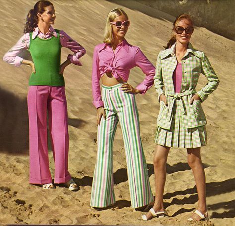 1973 | da Scanagogo Abba Photoshoot, 70s Lookbook, 1970s Jeans, Look 80s, Decades Fashion, Κούρεμα Bob, 60s 70s Fashion, 60s And 70s Fashion, Fashion 70s