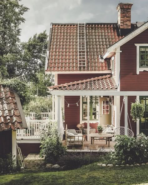 Swedish Houses, Red Houses, Scandinavian Style Home, Welcome To My House, Swedish House, House Deck, Red House, House Goals, Cabin Homes