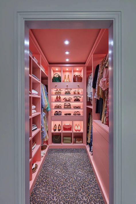 Room Closet Door Ideas, Shelves Laundry Room, Small Walk In Wardrobe, Neville Johnson, Desert Bedroom, Erica Davies, Storage Laundry Room, Closet Door Ideas, Fitted Bedroom Furniture