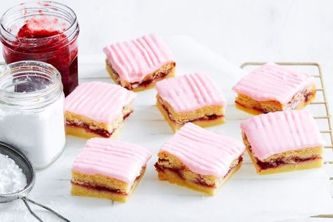 Iced raspberry shortbread slice Raspberry Slice Recipe, Shortbread Slice, Raspberry Slice, Raspberry Shortbread, Sweet Slices, Slice Recipes, No Bake Slices, Bar Desserts, Coconut Slice