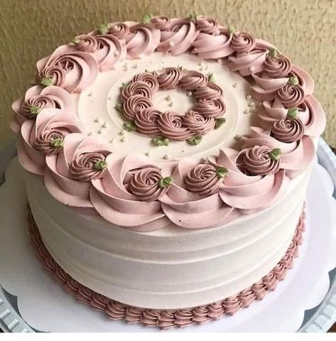 Whipped Cream Cake Design, Cream Cake Design, Whipped Cream Cake, Nice Cake, Buttercream Cake Decorating, Beautiful Cake Designs, Cupcake Cake Designs, Simple Cake Designs, Cake Decorating Piping