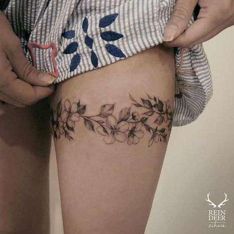 Imgur Post - Imgur Fernweh Tattoo, Thigh Band Tattoo, Bachelorette Tattoos, Thigh Band, Garter Tattoo, Wrap Around Tattoo, Thigh Garter, Tattoo Vintage, Bauch Tattoos