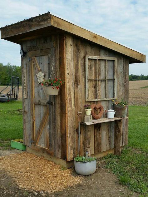 Well House Ideas, Rustic Sheds Ideas Backyards, Well House Shed Ideas, Outhouse Shed, Outhouse Ideas, Outhouse Bathroom, Garden Shed Diy, Rustic Shed, Well House