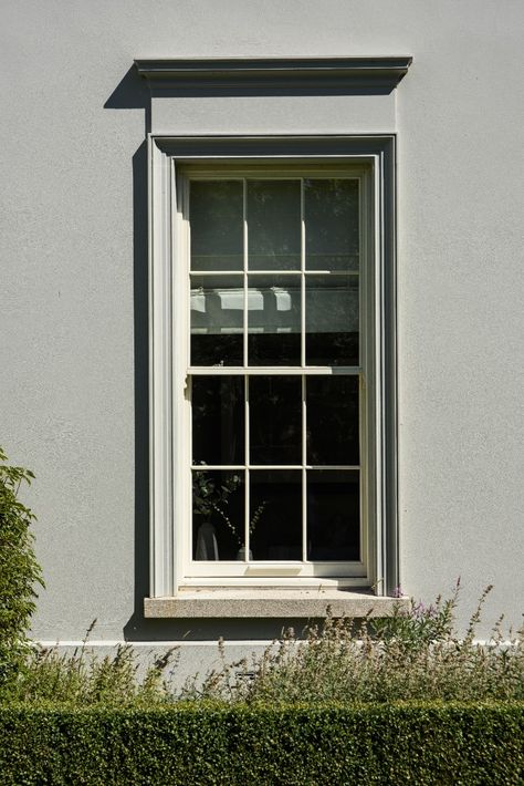 Elevate your home's elegance with a bespoke cream Georgian window adorned with intricate mouldings. #GeorgianStyle #BespokeWindows #ArchitecturalDetail #HomeElegance #TimelessDesign #DesEwing Georgian Windows, Residential Architect, Luxury House Designs, City House, Bay Window, Luxury House, Garden Wall, Traditional House, Architecture Details