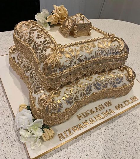 Pakistani Bride on Instagram: “Nikkah/Engagement cake ideas 😍😍😍😍😍 via @cakes_for_you_dewsbury ✨ #pakistanibride #pakistaniweddings #asianweddings #desiweddings…” Nikkah Cake Ideas, Desi Wedding Cake, Nikah Cake, Nikkah Cake, Engagement Cake Ideas, Cake Ideas Simple, Mehndi Cake, Wedding Cake Videos, Nikkah Ideas