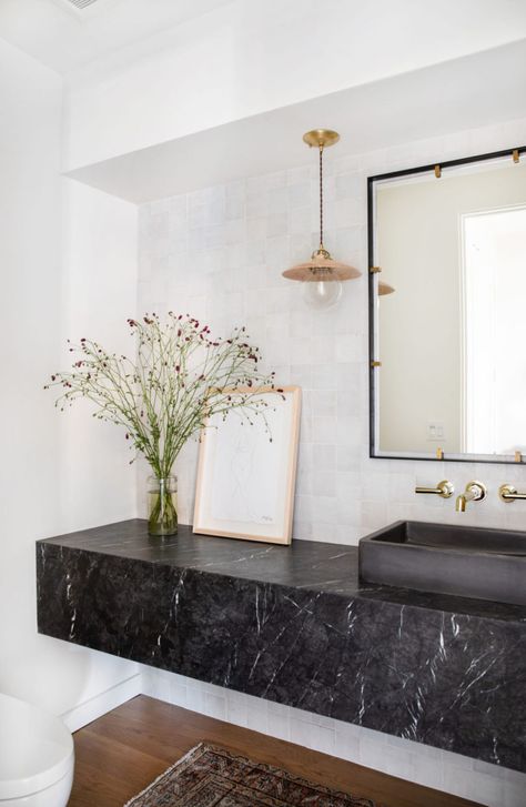 Design Crush: Bold Marble - patterns & prosecco Interior Design Toilet, Bathroom Interior Modern, Toilet Design Modern, Modern Powder Rooms, Bad Inspiration, Bathroom Ceiling, Room Tiles, Marble Counter, Toilet Design