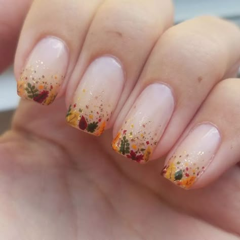 French Tip Nails With Fall Leaves, Thanksgiving French Tip Nail Designs, Autumn Leaves Nail Art, Nails Leaves Design, Nude And Red Nail Designs, Maple Leaf Nails, Leafy Nails, Autumn Leaf Nails, Autumn Leaves Nails