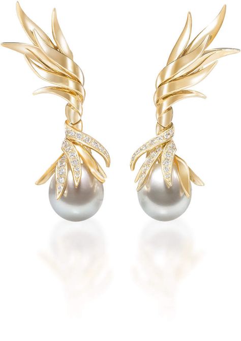 TASAKI Tasaki High Jewelry Pearl Earrings Tasaki Jewelry, Kay Jewelry, Jewelry Pearl, Made Jewelry, Classy Jewelry, Pearl Jewellery Earrings, Crystal Stud Earrings, Fabulous Jewelry, Contemporary Jewelry