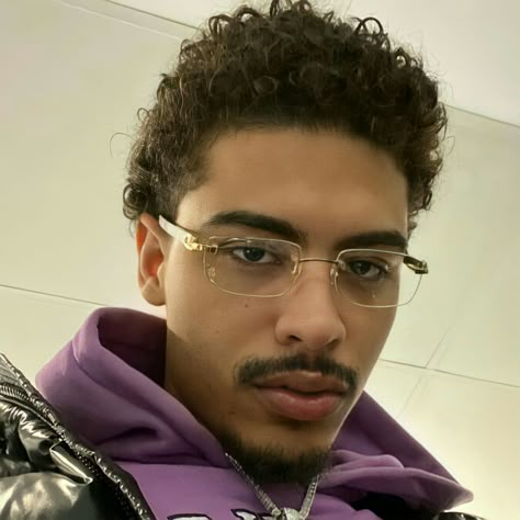 Glasses Street Style, Black Man With Glasses, Cartier Glasses Men, Oval Face Men, Cartier Glasses, Glasses Outfit, Men Haircut Curly Hair, Hype Clothing, Haircuts For Curly Hair