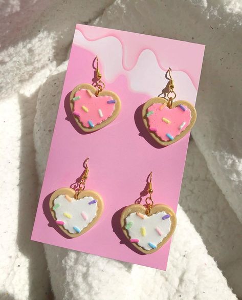 Fairy Kei Accessories, Clown Crafts, Pastel Kidcore, Cookie Earrings, Diy Tie Dye Techniques, Strawberry Frosting, Kawaii Earrings, Sprinkle Cookies, Tie Dye Diy