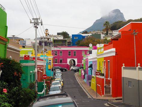 Bo-Kaap neighborhood in Cape Town Cape Town Bucket List, Bo Kaap Cape Town, South Africa Trip, Bo Kaap, Cape Town City, Landscape Painting Ideas, Boulder Beach, V&a Waterfront, Africa Trip