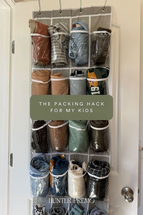 Packing With Shoe Organizer, Shoe Organizer Packing Hack, Kid Travel Hacks, Packing Kids Clothes, Shoe Rack Hacks, Storage Suitcases, Summer Travel Capsule Wardrobe, Summer Travel Capsule, Travel By Plane