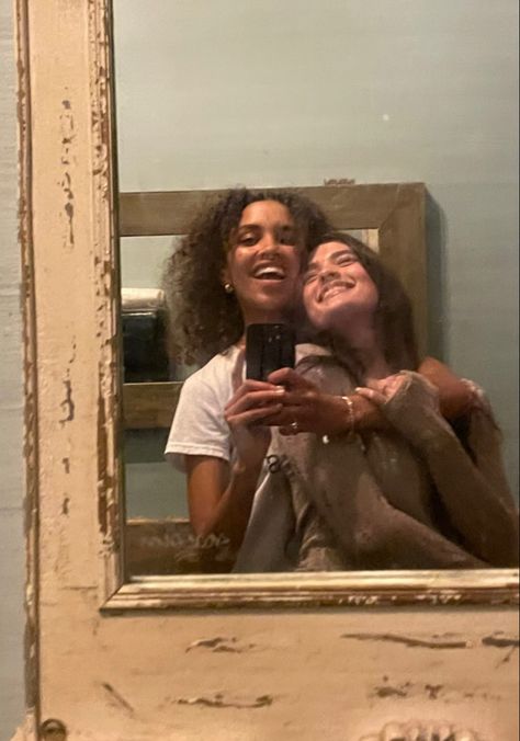 Aesthetic Couple Pics Wlw, Interracial Wlw Aesthetic, Wlw Mixed Couple, Date Night Lesbian Couple Goals, Wlw Cute Pics, Sapphic Couple Photos, Wlw Pictures To Recreate, Wlw Height Difference, Wlw Pics To Recreate