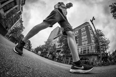 Excellent Extreme Wide Angle Street Photography Willem Jonkers Foreshortening Photography, Angle Photography Ideas, Photography Angles Tips, Wide Lens Photography, Foreshortening Reference, Wide Angle Lens Photography, Foreshortening Drawing, Wide Angle Photos, Body In Perspective