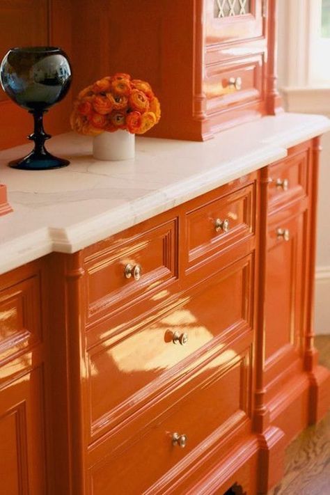 A Shining Example of Chic Lacquered Walls – 1010 Park Place Kitchen Countertop Edges, Orange Cabinets, Furniture Colour, Orange Kitchen Decor, Lacquered Walls, Orange Rooms, Fancy Kitchens, Painted Furniture Colors, Wallpaper Interior Design