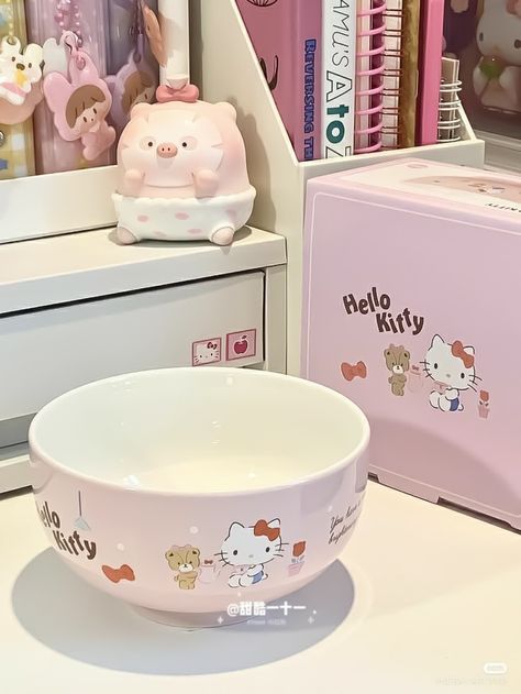 Dr Kitchen, Meliodas And Elizabeth, Ceramic Crafts, Apartment Exterior, Kawaii Accessories, Cozy Room Decor, Cute Kitchen, Cozy Room, Tableware Set