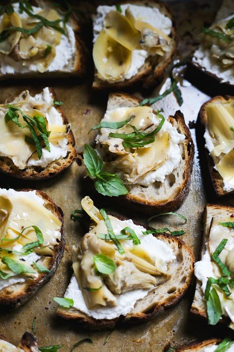 Sourdough Crostini with Ricotta, Artichokes & Mint. I mean, how good does that sound?! So quick and easy to make too. #sourdough #sourdoughbread #recipe #bread #crostini #appetizer | theclevercarrot.com Sourdough Crostini, Slow Cooked Meatballs, Crostini With Ricotta, The Clever Carrot, Clever Carrot, Ricotta Crostini, Fluffy Rolls, Crostini Appetizers, The Best Appetizers