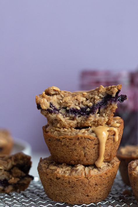 Peanut Butter Jelly Breakfast, Homemade Bobos Pbj, Bobos Pbj Recipe, Pb&j Oatmeal, Monster Oat Cups, Pb Oat Cups, Pb And J Baked Oats, Pbj Oat Bites, Pb And J Oat Bites