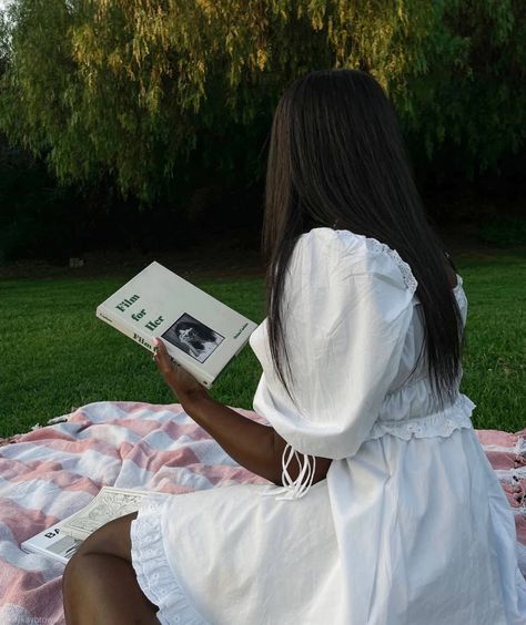 Studying Outside, Cottagecore Girls, Black Girlhood, Cottage Core Dresses, Royal Core, Black Princess, Princess Core, Rose Bonbon, Black Femininity