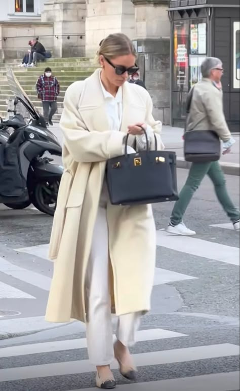 Birkin Mum Aesthetic, Rich Mom Aesthetic Classy, Classy Mum Aesthetic, Rich Mom Fashion, Rich Mom Energy Outfits, Upper East Side Mom, Porsche Mom Aesthetic Outfit, Mercedes Mom Aesthetic, Rich Mum Outfit