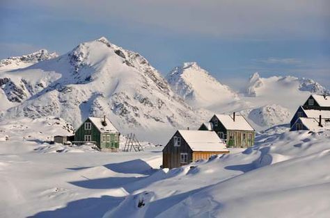 Snow Village Concept Art, Inuit Village, Winter Cabins, Snow Town, Environment Photo, Mountain People, Fur Trapper, Hollow Earth, Sled Dog