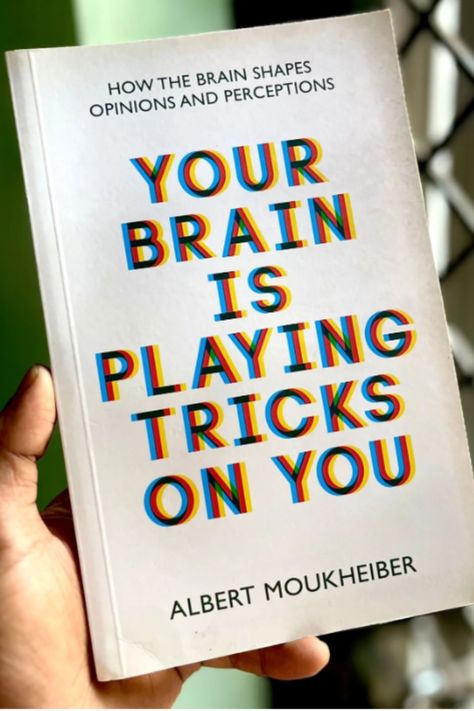 Your Brain Is Playing Tricks On You by Albert Moukheiber brilliantly unveils the captivating world of cognitive biases and perception shaping. An eye-opening exploration into how our minds construct reality, offering invaluable insights for anyone eager to navigate the intricate workings of human perception. Good Psychology Books, Human Behavior Books, Business Books Worth Reading, Brain Book, Book Bucket, Empowering Books, Best Self Help Books, Books To Read Nonfiction, Self Development Books